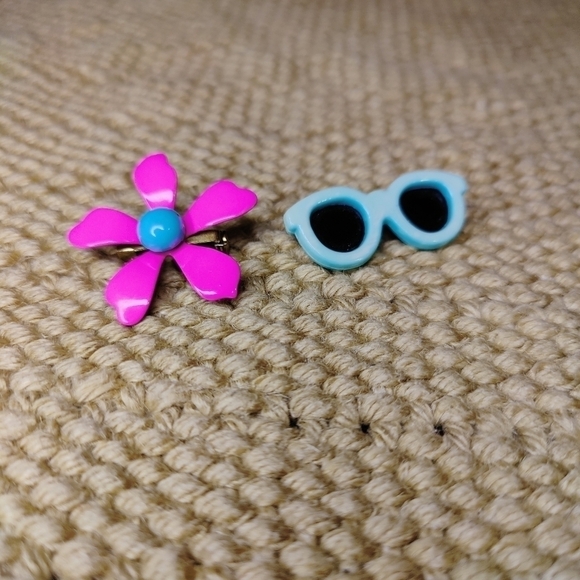 Vintage Barbie Vibes 80's Pins Blue Sunglasses and Pink Flower 1.5" - Picture 4 of 5